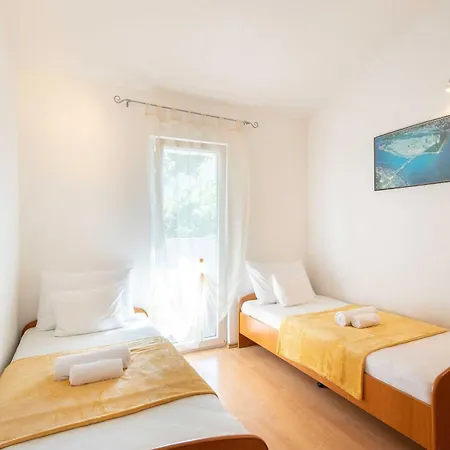 Spacious Retreat With Private Pool, Fitness Centre, And Garden Villa Prgomet